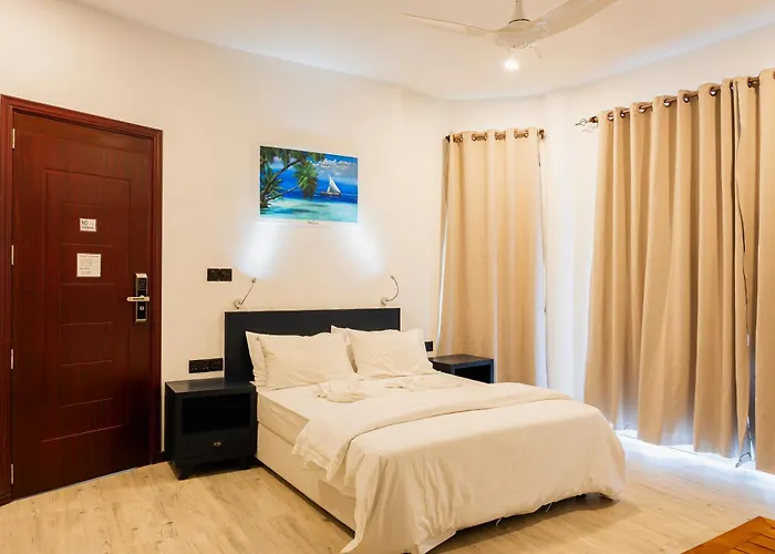 Handhu Runbaa Inn - Dhangethi